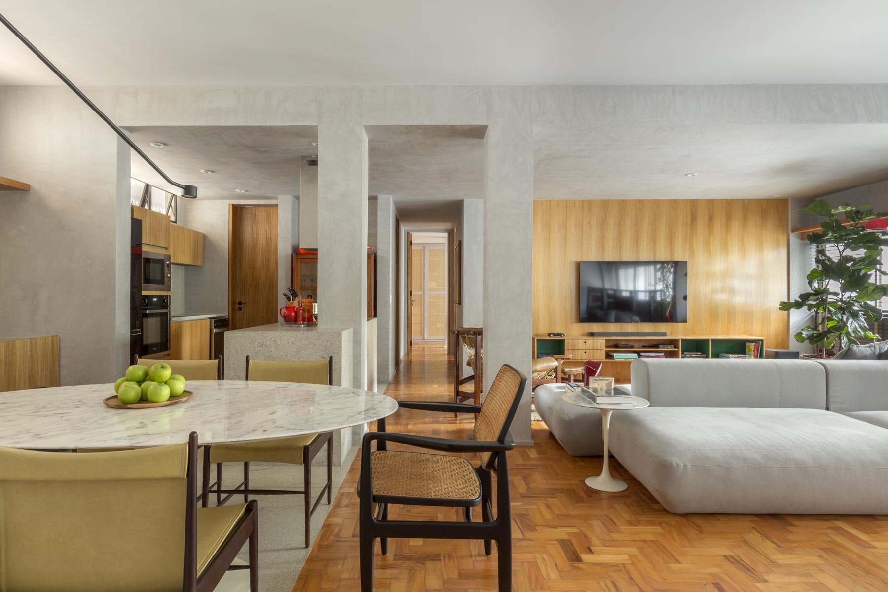 Ambiente com Piso de Madeira no Estilo Taco Peroba Rosa Tradicional